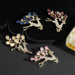 新款歐美小鹿胸針貓眼石鑲水鑽時尚簡約聖誕款胸花女搭配大衣別針