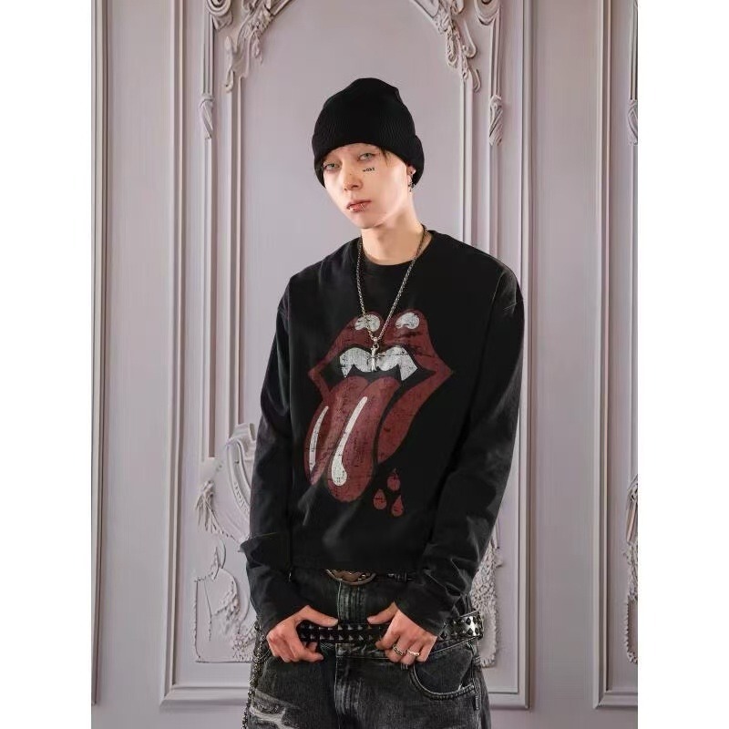 American punk rock 'Red Tongue' parody print round-neck long-sleeve T-shirt for men and women, new autumn loose-fit street style top American punk rock 'Red Tongue' parody print round-neck long-sleeve T-shirt for men and women, new autumn loose-fit street style top