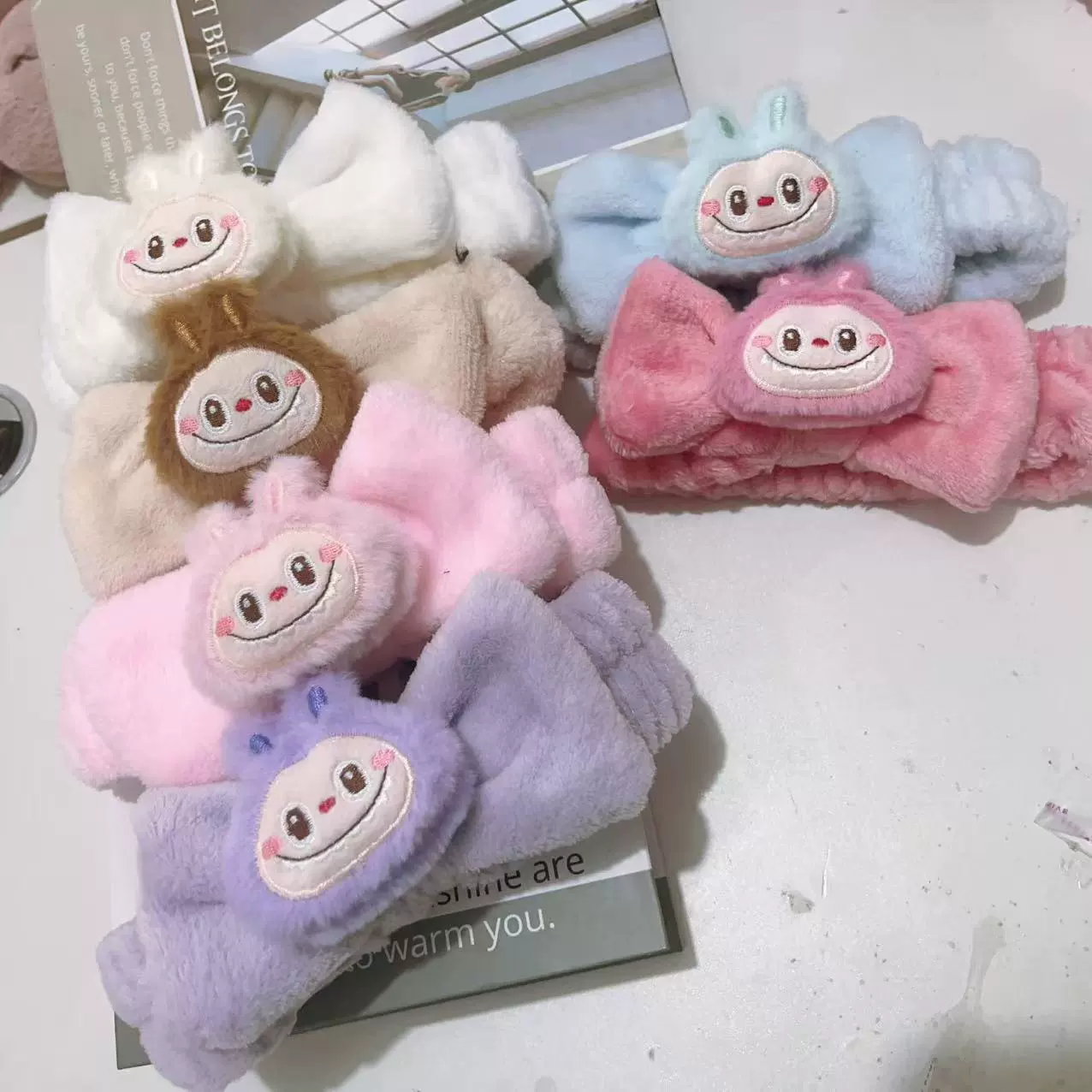 Плюшевая повязка на голову Rabbu, мультяшная с лицом и бабочкой на конце, мягкая для умывания и макияжа