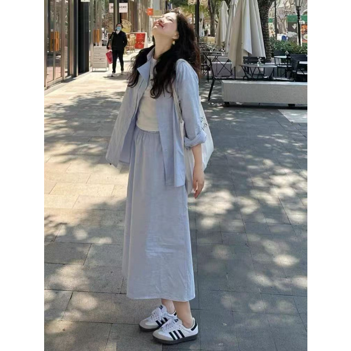 香港スタイルのシックなカジュアルスポーツスーツ女性の夏のシンプルで多用途のストライプ日焼け止めシャツルーズロングスカート 2 点セット|undefined