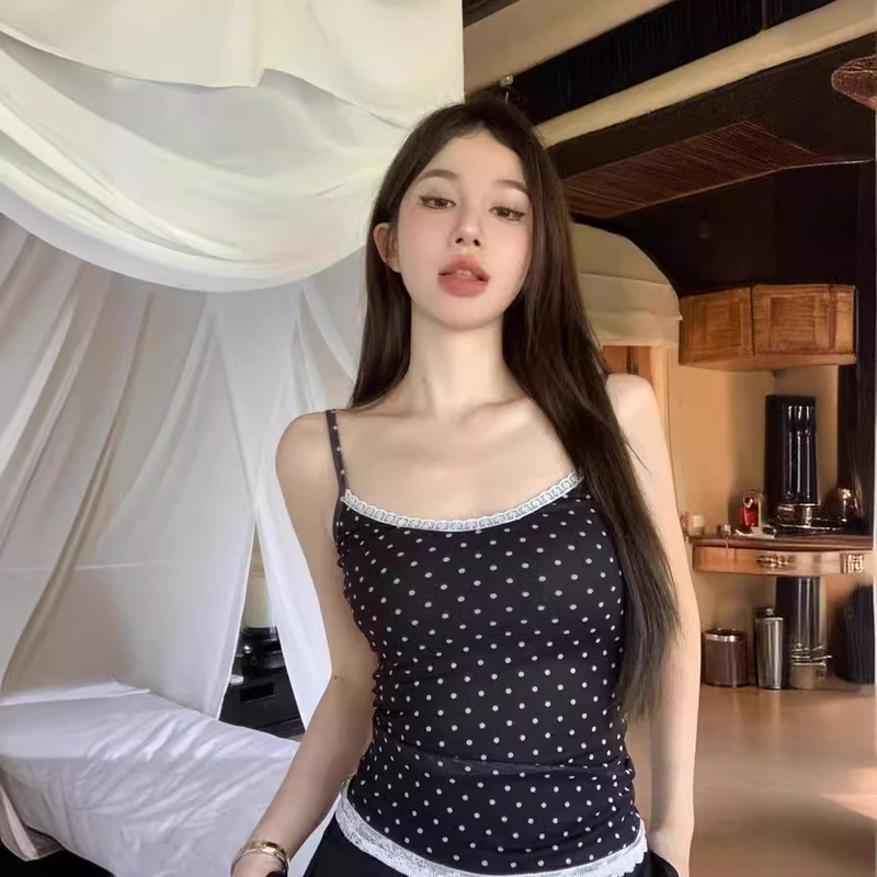 Niche design polka dot fake two-piece lace sling 2024 early spring new women's slimming sleeveless short top