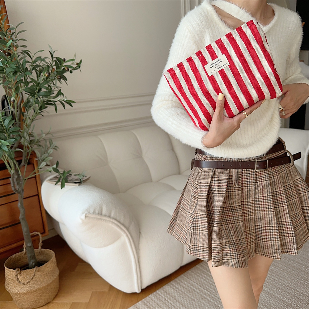 97g Weight Canvas Lining Material Zipper Closure Type / Strap Type Cosmetic Bag Bags Type Casual, Holiday Occasion Canvas Material Bag, Stripe Pattern All Seasons Season Women's Gender Streetwear Style Square Shape Medium Size Streetwear Bag Stripe Canvas Square Makeup Bags 40