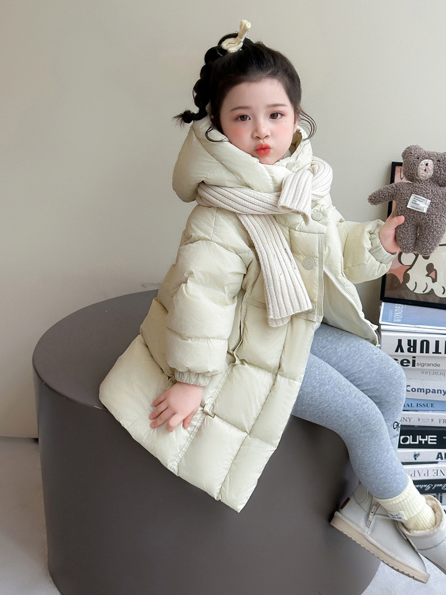 Chaqueta de pluma larga para niñas invierno 2025 nuevo estilo de aire extranjero para niños engrosados ropa de invierno bebé chaqueta súper hermosa image 4