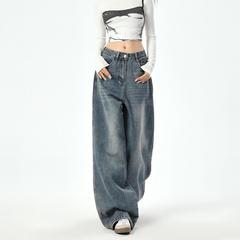 レトロなハイウエストのワイドジーンズ