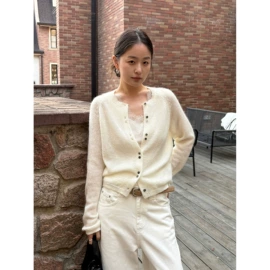 女式针织衫;女式衬衫;羽绒服