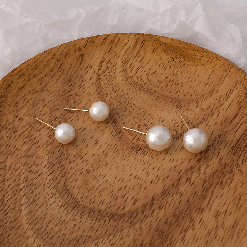 Simple White Pearl Alloy Earrings Wholesale display picture 2