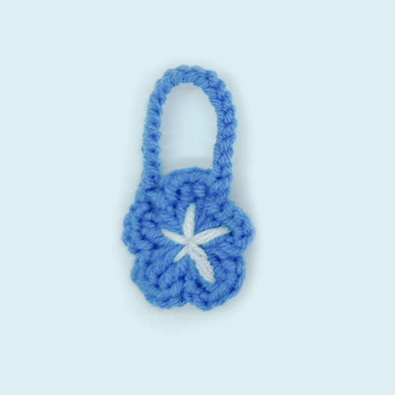 하늘색 오각형 꽃 숄더백