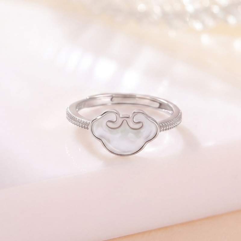 Nhẫn nữ bạc 925 mạ vàng đính đá trắng hình như ý, phong cách tân cổ điển sang trọng — Bạc