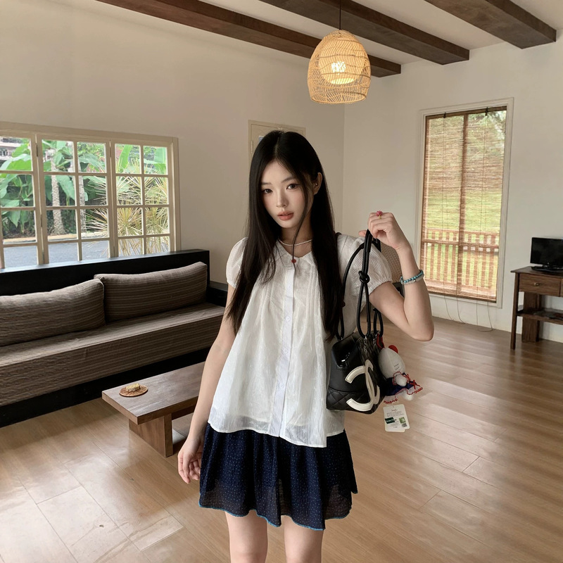 Korean-Style Sweet Short-Sleeved Tops for Women, White Shirts with Doll Collars, Summer Puff Sleeves, Slimming and Age-Reducing Chic Tops Korean-Style Sweet Short-Sleeved Tops for Women, White Shirts with Doll Collars, Summer Puff Sleeves, Slimming and Age-Reducing Chic Tops