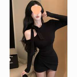 纯欲辣妹露肩绑带蝴蝶结长袖打底连衣裙紧身秋冬新款裙子修身短裙