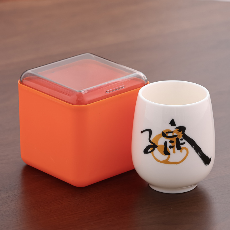 Taza de cerámica del zodiaco Taza de agua Taza mini una taza de regalo Taza de menú LOGO tallado Nombre