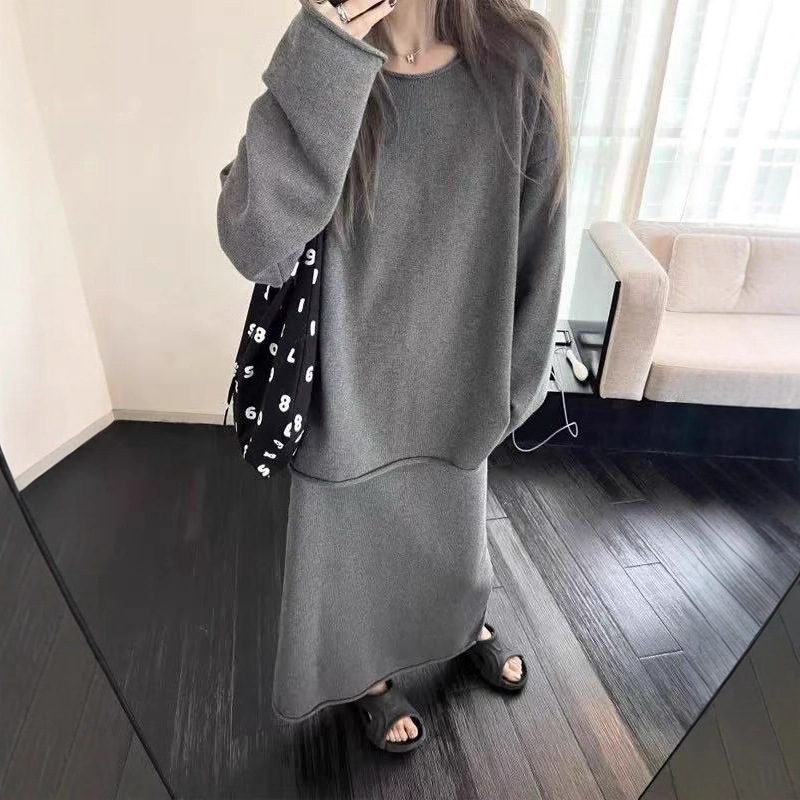 Autumn and Winter Daily Lazy Style Curled Knitted Suit for Women, Simple Elegant Casual Sweater + Skirt Two-Piece Set