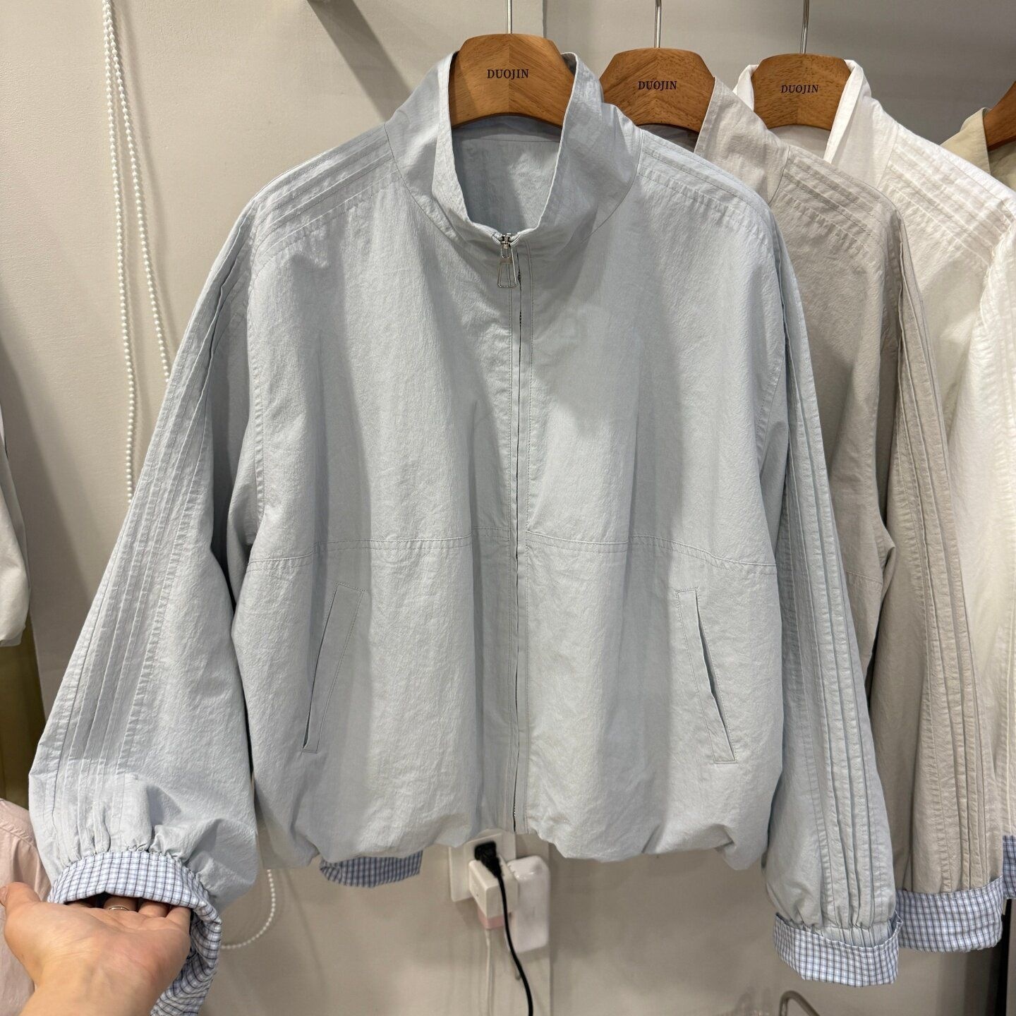 2026 Spring/Autumn Women's Unique and Stylish Casual Trench Coat with Floral Tulip Design, Short Loose-fitting Windbreaker Jacket Top (Instagram Style)