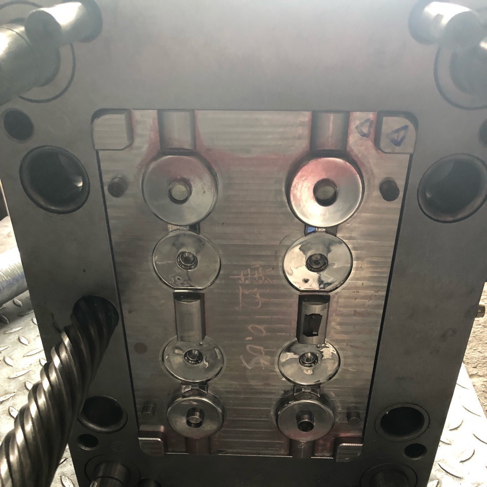 佛山来图定 制 新款24牙软管盖模具定 制