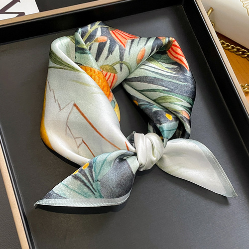 Spring and Autumn New Mulberry Silk Small Square Scarf Women's Silk Scarf Gift Scarf Neck Protector Mother's Shawl Decorative Scarf