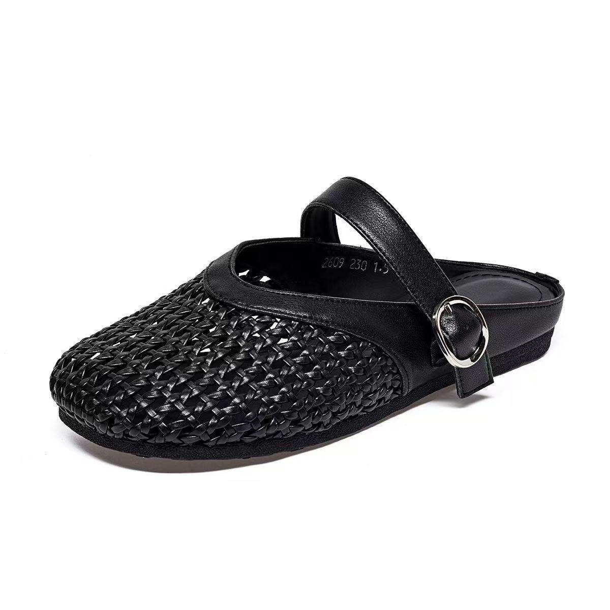 Dép sandal nữ da thật mũi kín đế bệt, quai chữ V đơn giản, mềm chống trượt — màu đen