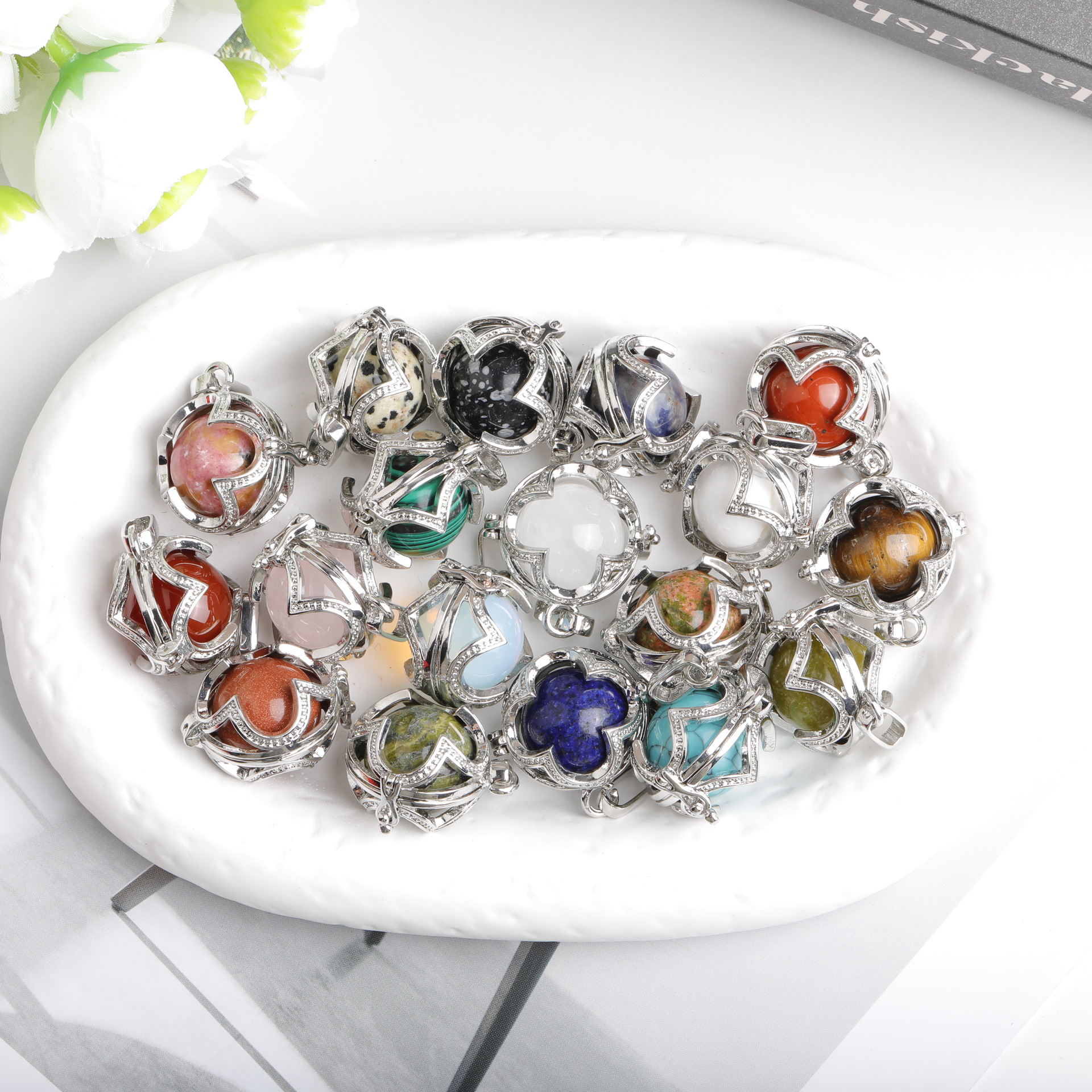 Natural multi-material crystal rose gold and silver four-leaf clover magic box dragon ball pendant two-tone lucky clover magic box pendant
