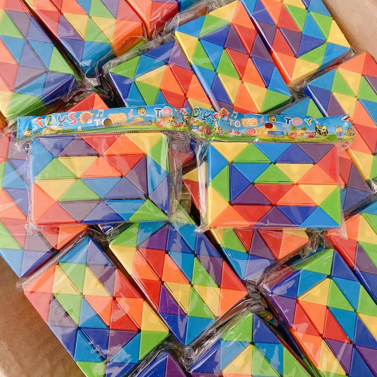 Juguetes para niños playa Tarjeta de succión juguete pistola juego casa juguete pintura juguetes 2 yuanes grandes almacenes al por mayor