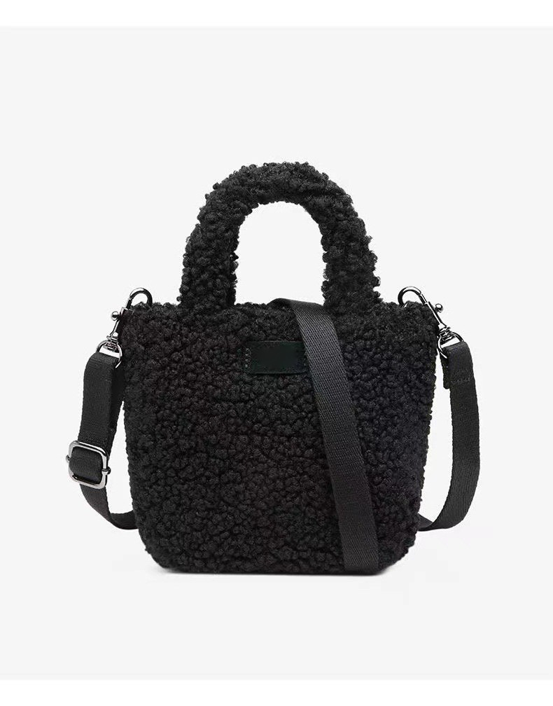 Women's Small Autumn&Winter Plush Solid Color Vintage Style Bucket Magnetic Buckle Handbag display picture 7