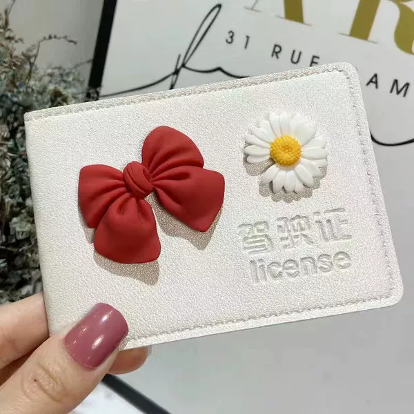 White (red bow+white daisy)
