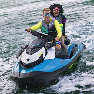 Cross-border export sea motorboat competitive boat Sea amusement motorcycle speedboat 2-person motorboat GTI SE 130