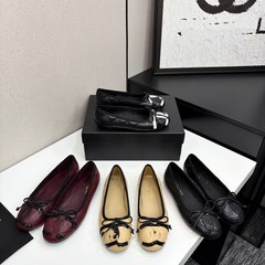 クラシックなスタイルのハイバージョン ~ Xiaoxiangfeng Bow Big Double C ファッショナブルで多用途で快適なフラット ラムスキン バレエ シューズ