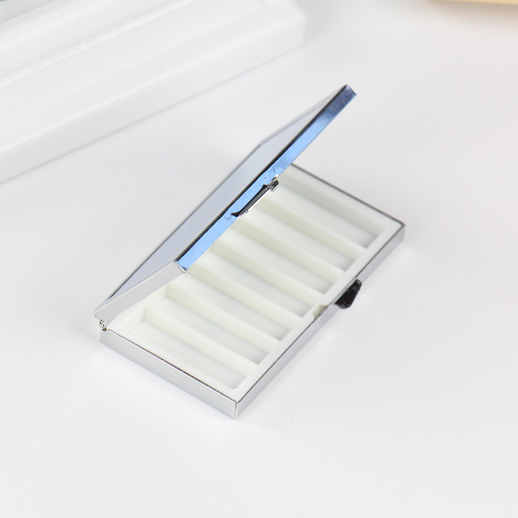 厂价直供户外旅行便携七格长方形金属药盒 方形带镜迷你七天药盒