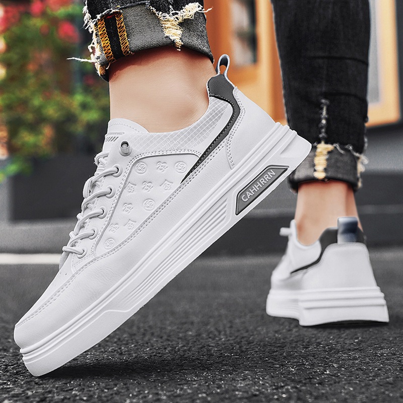 Zapatos de cuero para hombres, zapatos de skate casuales de primavera para hombres, zapatos blancos de moda para estudiantes, zapatos individuales para adolescentes, 2025 nuevos