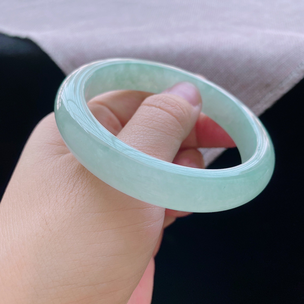 Pulsera de jadeíta birmana natural tipo A Brazalete de jade_voghion.com