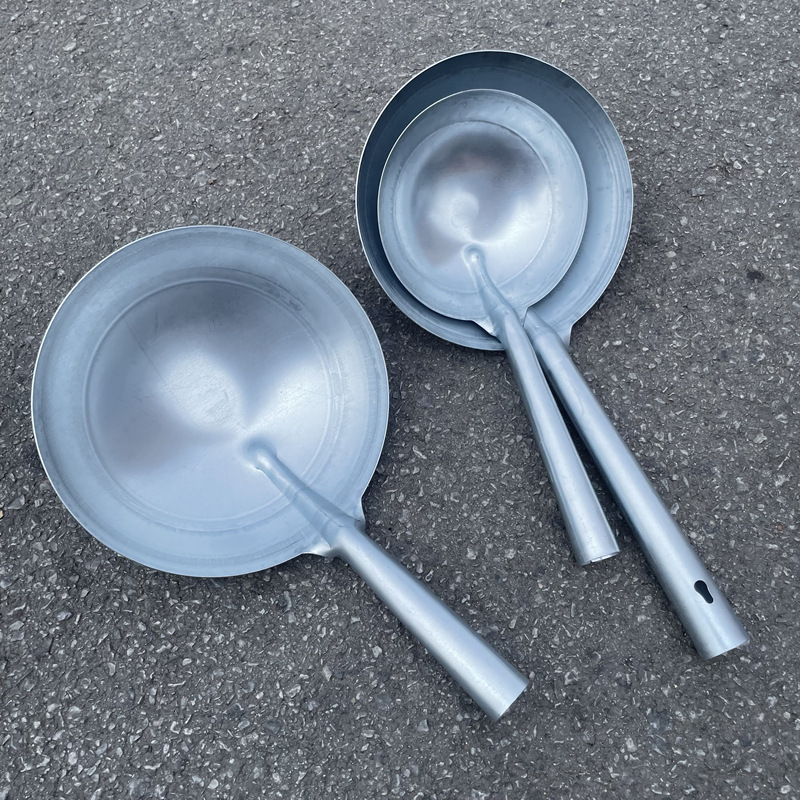 白铁瓢勺子饲养员铁勺养殖用头食堂可带柄铁水勺取土瓢泥加厚耐用