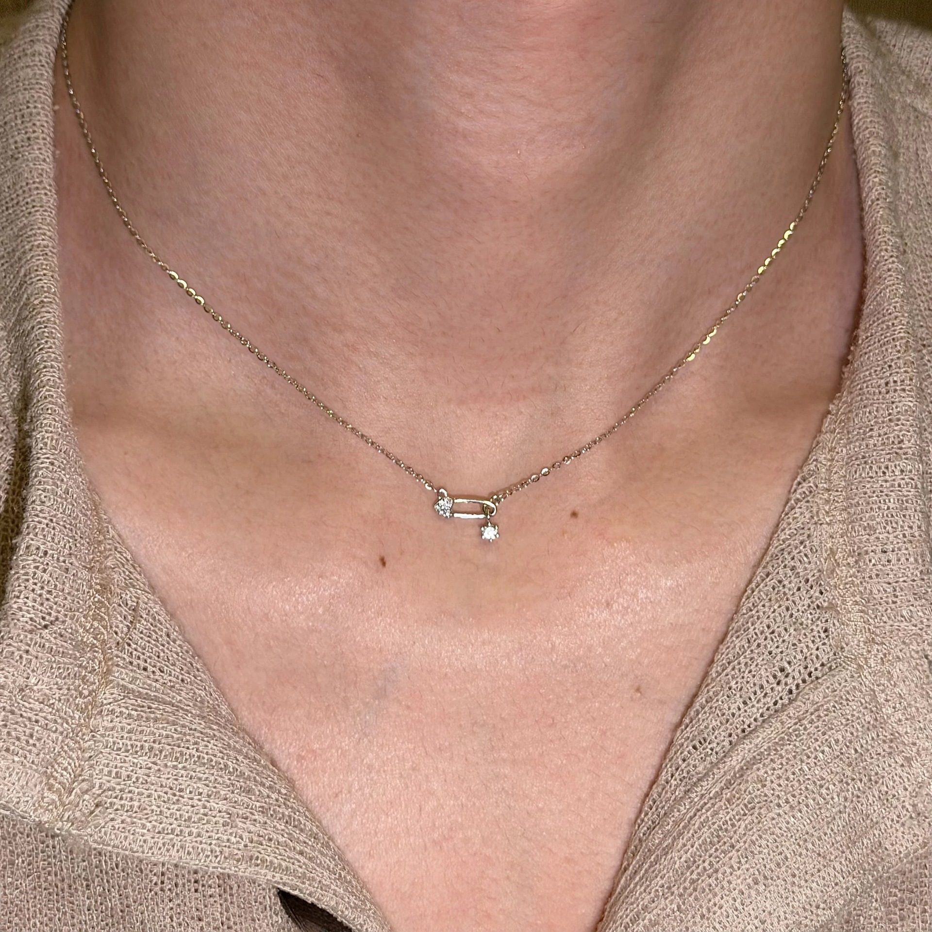 Small Paperclip Necklace "Secret to Stylish Outfits" Exquisite and Unique Design