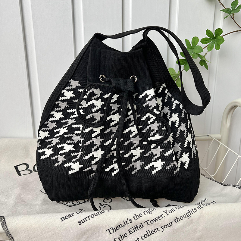 Bolsa de cubo de punto nuevo diseño japonés y coreano simple bolso de hombro de moda femenina versátil bolso portátil de viaje de verano