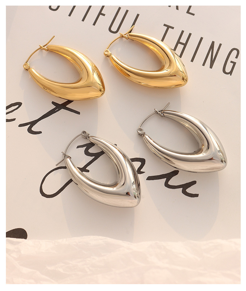 U Shape Pattern Elegant U Shape Titanium Steel Plating Earrings 1 Pair