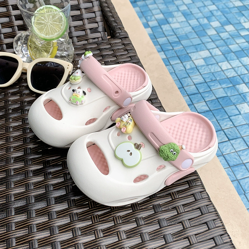 Летние сабо из ЭВА для девочек с мягкой, дышащей, нескользящей закрытой конструкцией, в стиле милых садовых туфель с мультяшным рисунком.