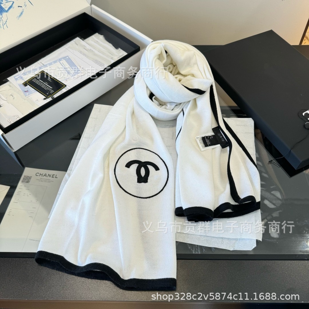 Wholesale fashionable Wu Xinna-style wool scarf for women, cashmere autumn and winter black and white color-blocked warm shawl, dual-purpose