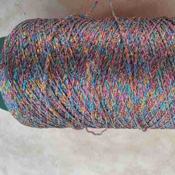 2股S捻浓金土豪金纱线钩包Z捻黑葱亮丝和fdy涤纶黑色单丝混纺