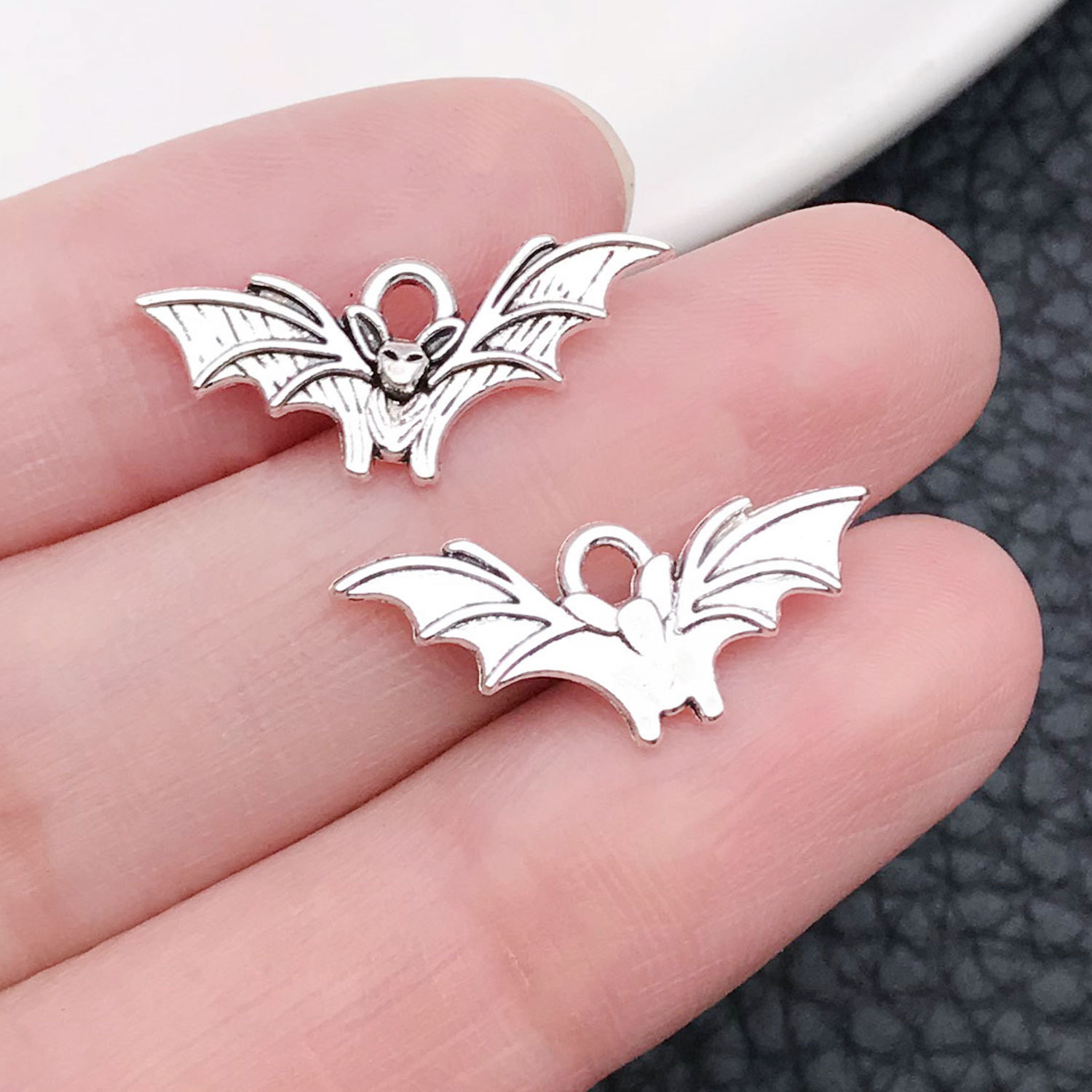 Mixta 80 accesorios de Halloween calabaza cráneo murciélago bruja colgante DIY accesorios de la joyería pendientes material