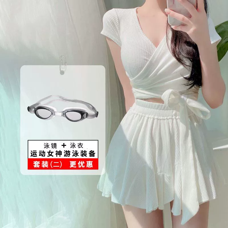 Split supporting swimwear, Korean style, western style