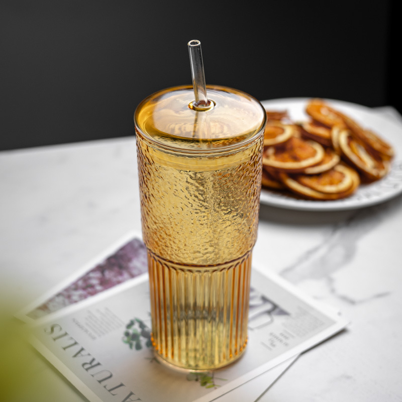 Taza de paja de vidrio Vaso de vidrio de alto valor con tapa Jugo de verano de gran capacidad Vaso de bebida fría de celebridades de Internet Regalo de graduación