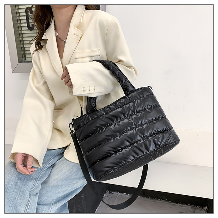 Femmes Moyen Automne Hiver Nylon Style Vintage Sac À Main display picture 2