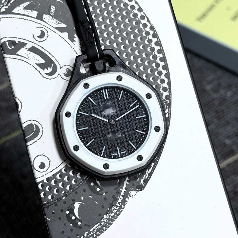 Reloj Colgante de Cuarzo Octagonal Luminiscente para Mujer y Hombre | Hora Mundial
