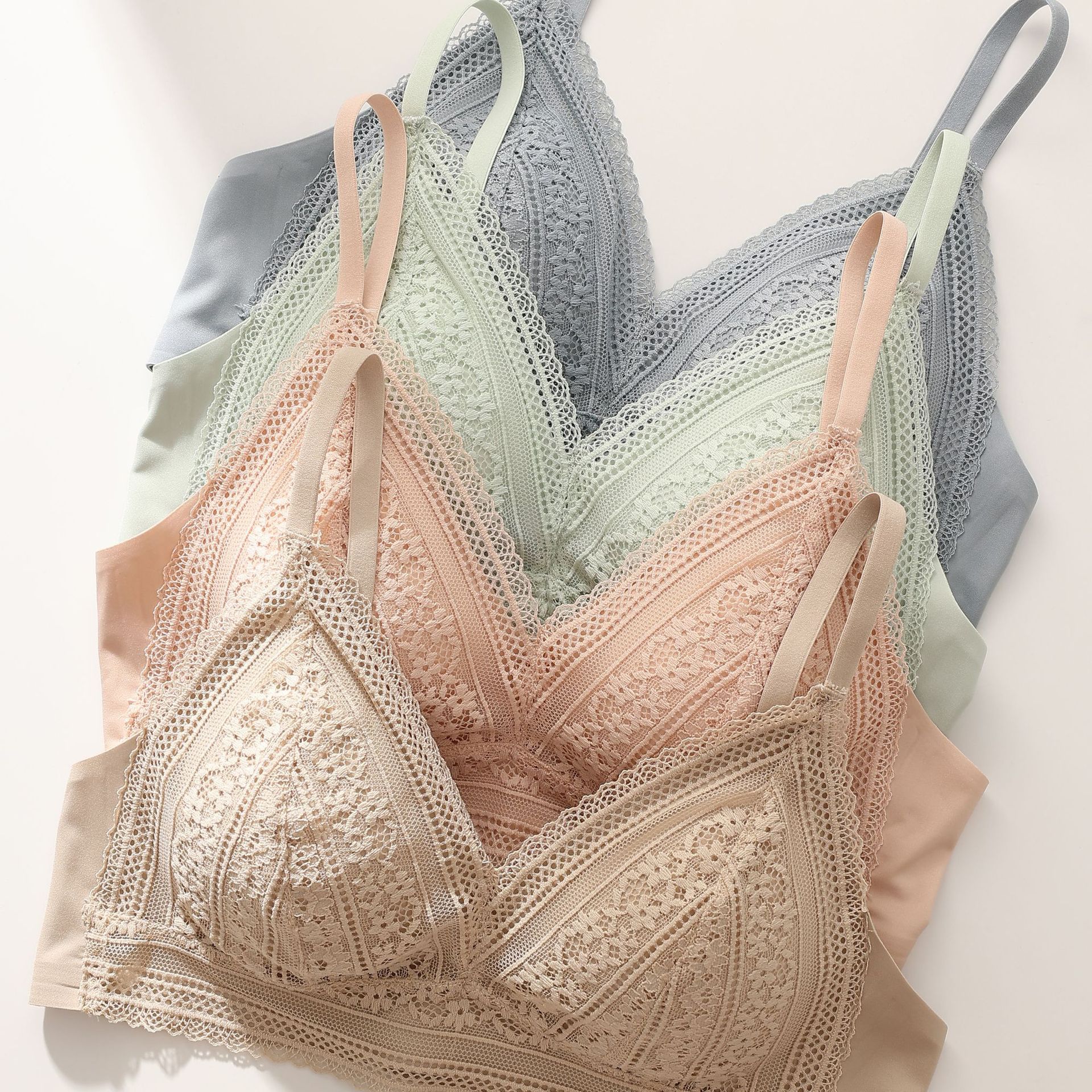 Ropa interior de estilo francés las mujeres del cordón floral gel jalea fina sujetador cómodo triángulo taza mama contratación pequeño OB020