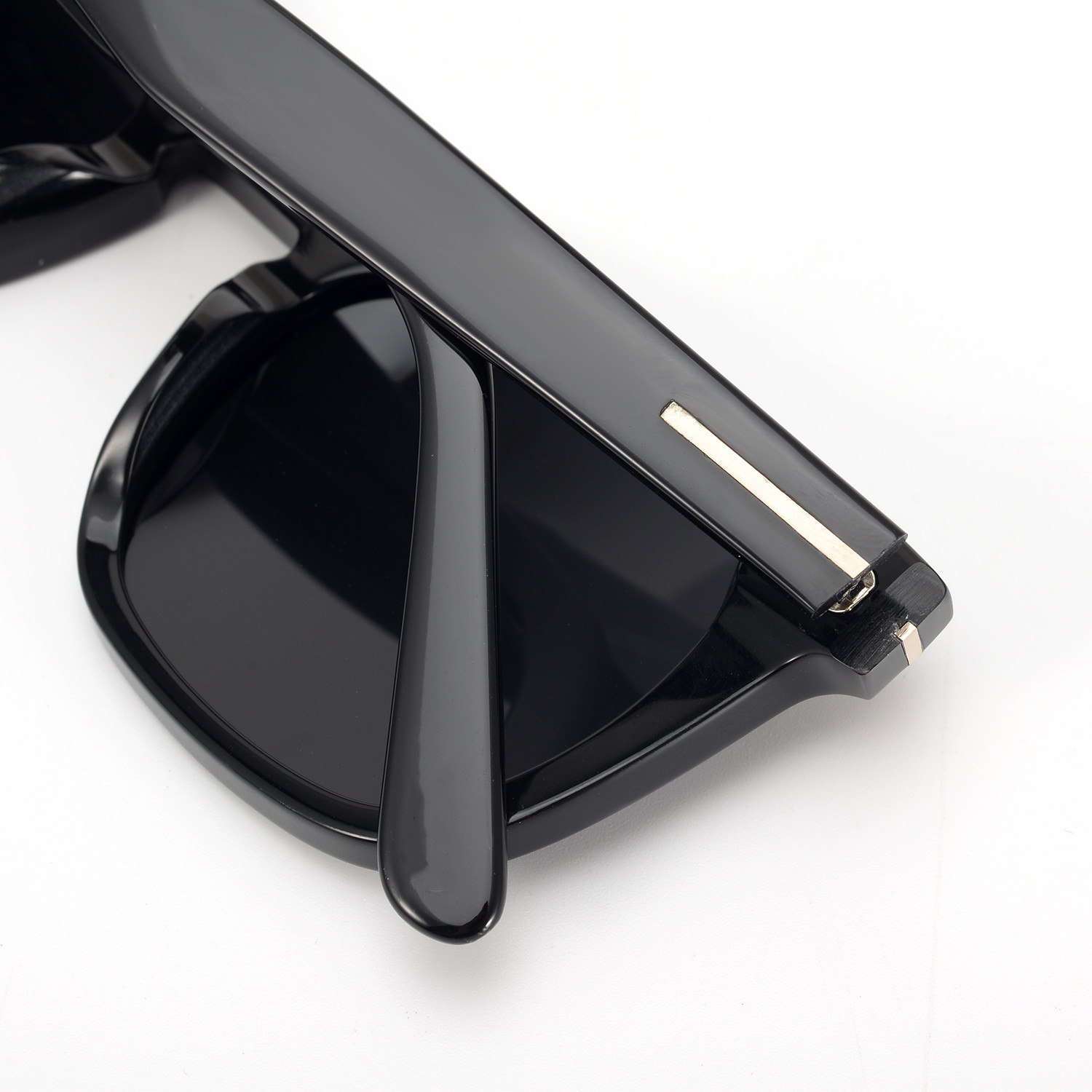 New High Quality TF751 High quality Full frame sunglasses for men and women Stylish frame Temford- Black
