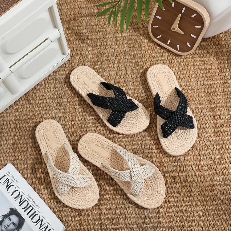 Summer New Cross Belt Daily Seaside Leisure Slippers Women Fashion Fashion Rubber Bottom Beach Slippers Wholesale