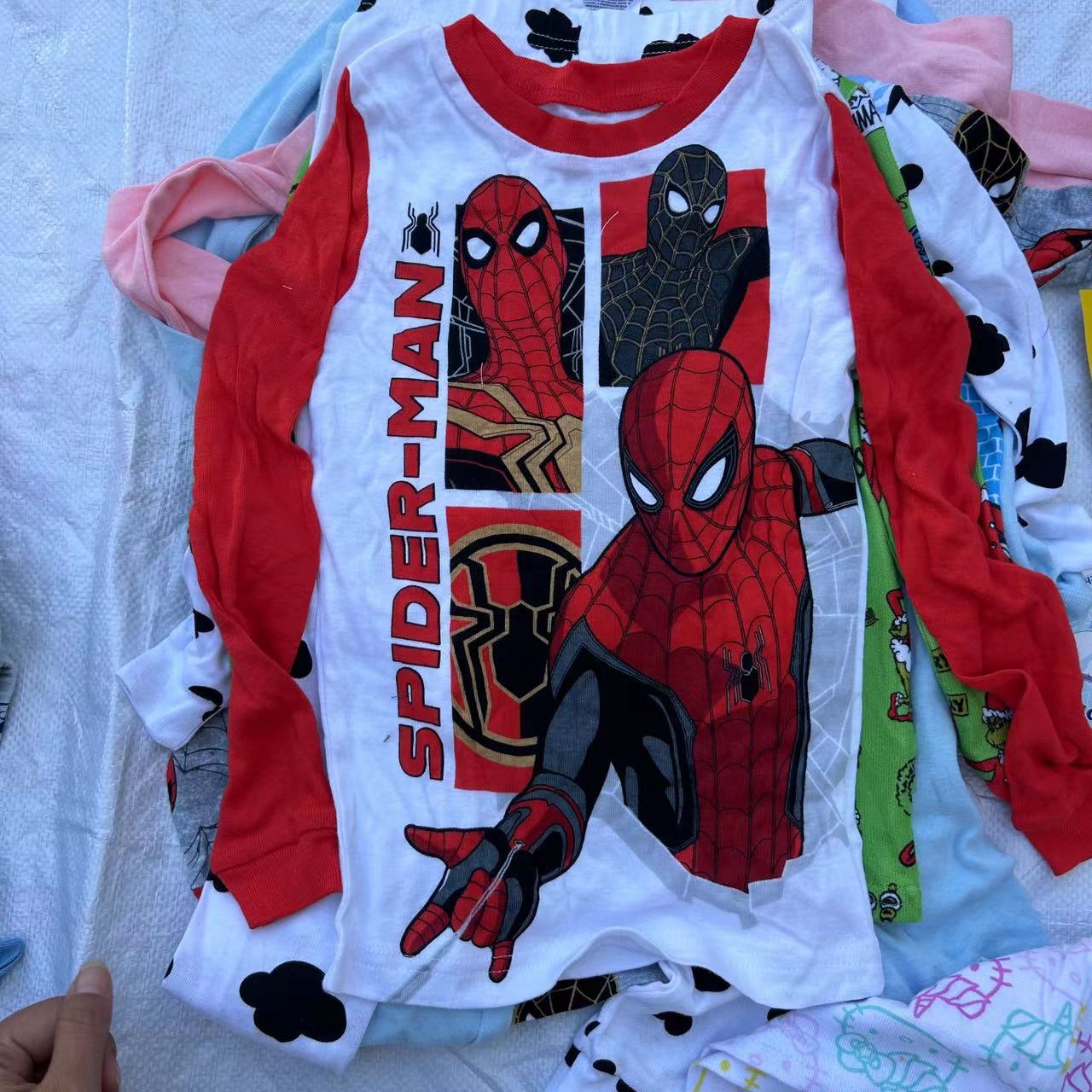 Ropa para niños 23 nuevos niños y niñas pantalones de manga larga ropa de otoño pantalones largos pantalones superiores de algodón de dibujos animados para niños venta de una sola pieza