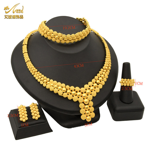Arabic necklace and earrings for bride