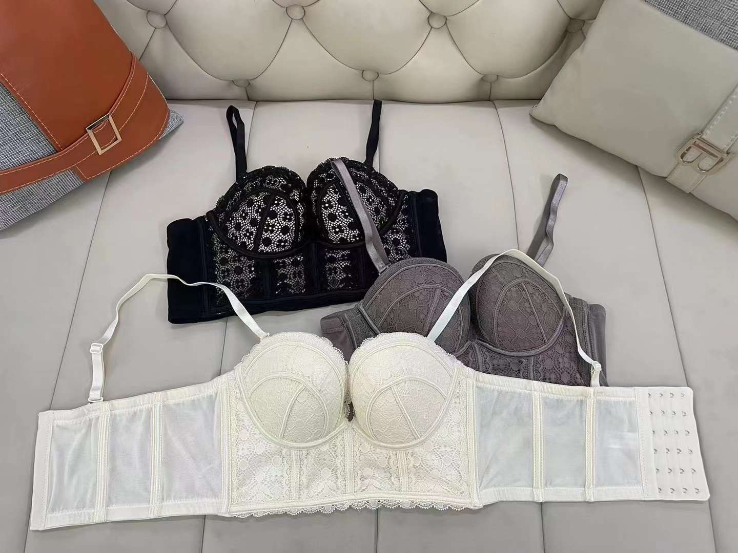 Nuevo tipo de sujetador de línea de teatro Jacquard transpirable y cómodo ajuste lateral de pecho con botón múltiple ropa interior mujer