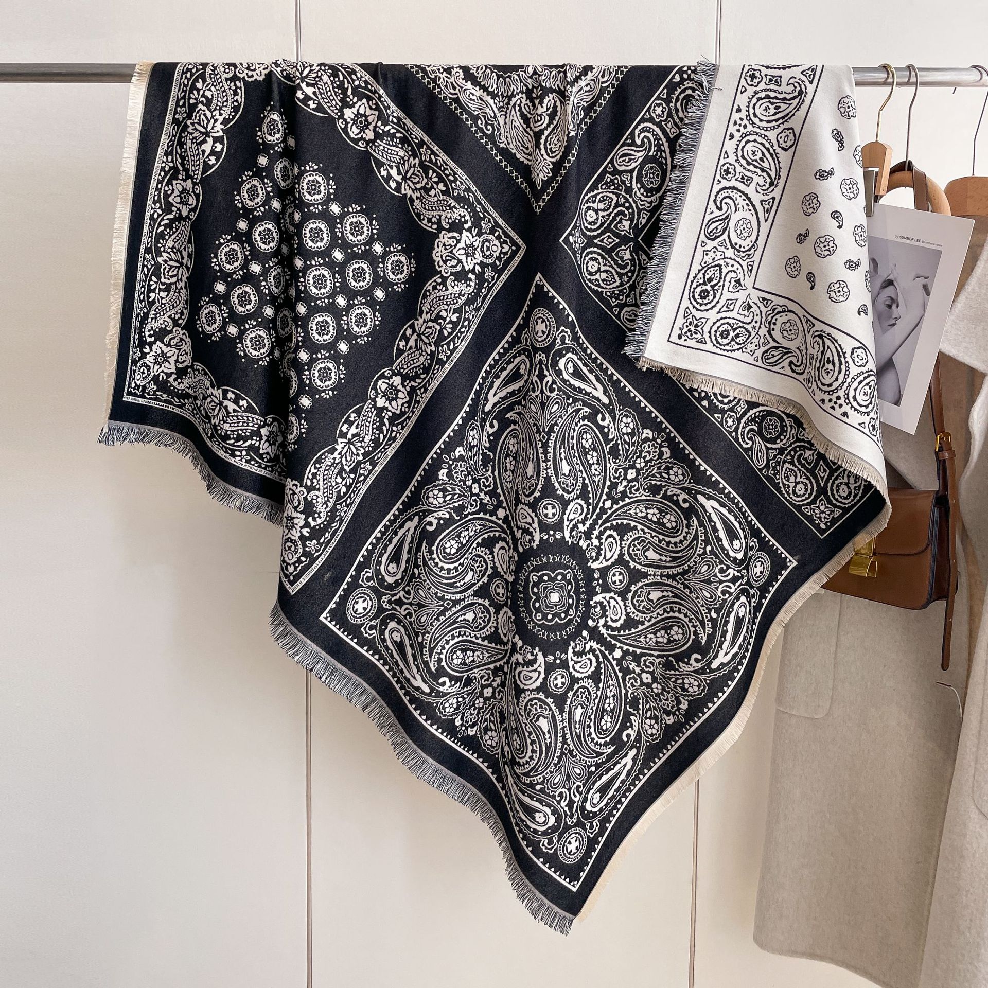 Retro Si Gong Ge flor de anacaju decoración capa de mujer nueva moda impresión chal invierno calentamiento grueso toalla cuadrada