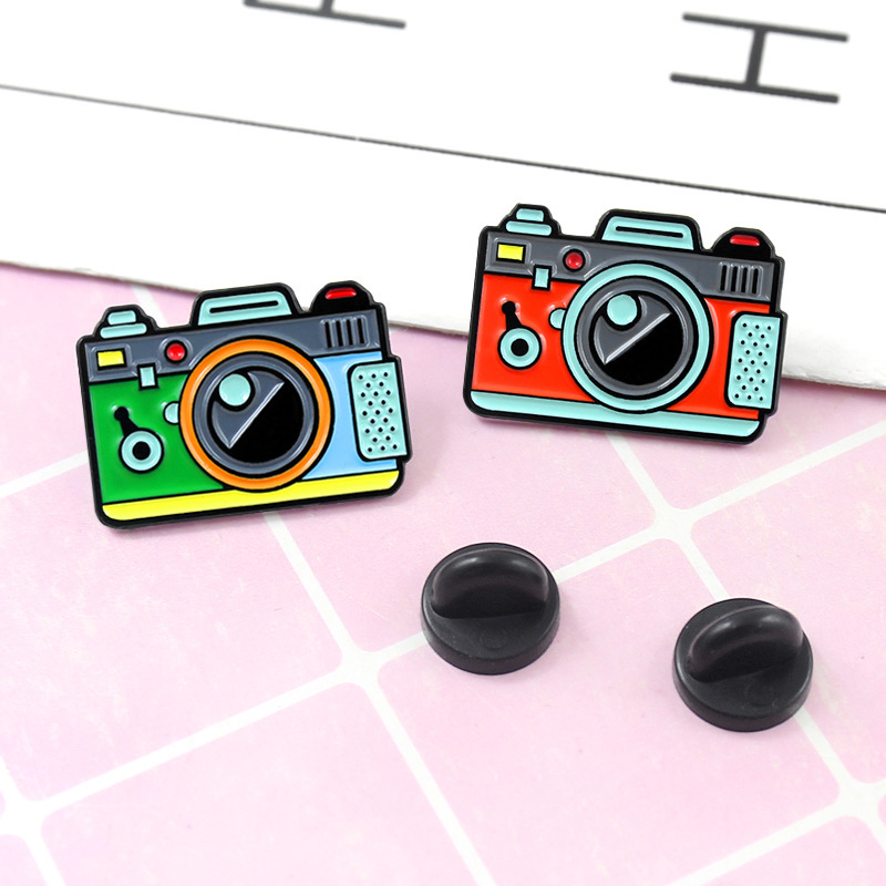 Unisex Gender Cartoon Style Pin Cartoon Alloy Stoving Varnish Unisex Brooches