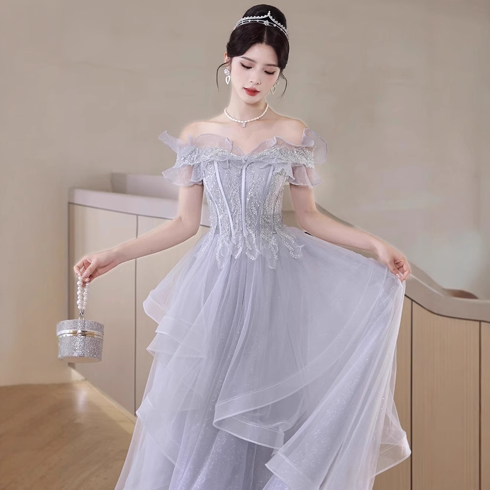 Đầm dạ hội một vai ôm body, phong cách sang trọng và tinh tế — Màu như hình